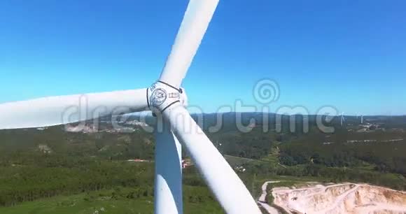 美丽的空中风车近景葡萄牙视频的预览图