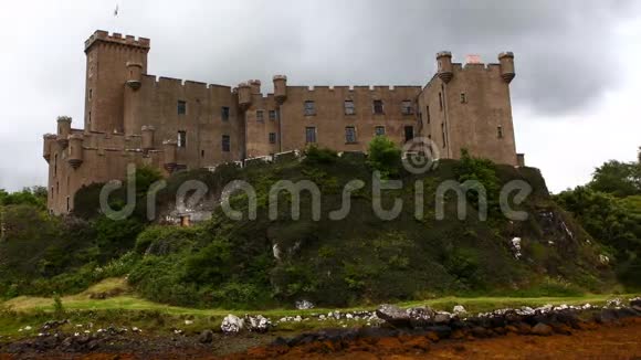 苏格兰斯凯岛敦维根城堡4K超高清时间推移视频的预览图