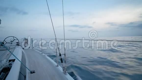 帆船主题拍摄视频的预览图