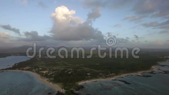 毛里求斯及其海岸线鸟瞰图视频的预览图
