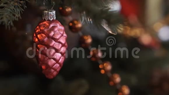 圣诞玩具作为圣诞树的特写视频的预览图