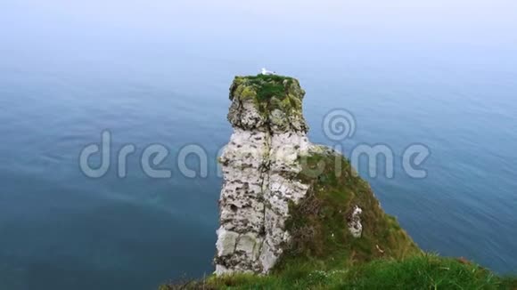 埃特雷特的岩石悬崖和大海视频的预览图