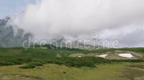 阿瓦钦斯卡亚火山脚下的全景摄影摄像视频的预览图