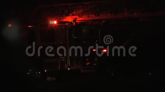 消防车停在现场视频的预览图