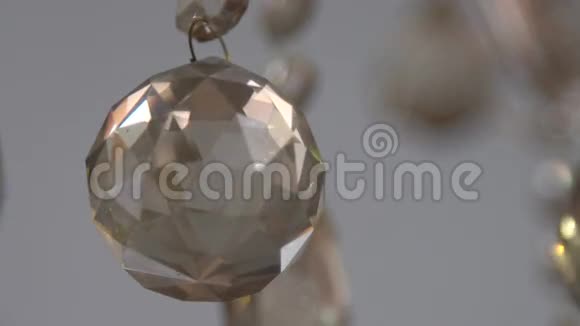 水晶特写水晶现代吊灯细节背景慢动作视频的预览图