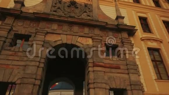 进入布拉格城堡POV步行射击视频的预览图