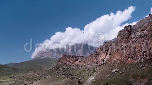 落基山脉的云在流逝视频的预览图