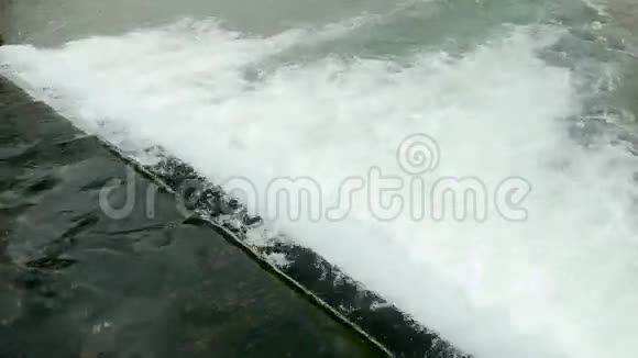 阿布哈兹对角线上的粗糙水流视频的预览图