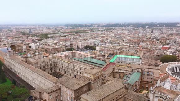 罗马梵蒂冈博物馆来自圣彼得斯的精彩航拍镜头视频的预览图