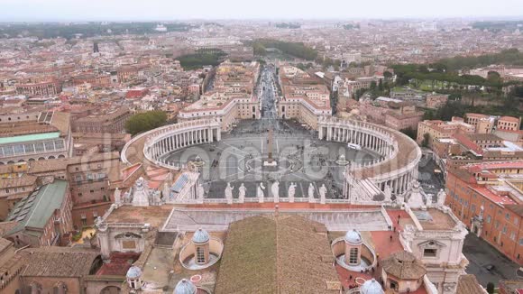 罗马令人印象深刻的梵蒂冈天主教朝圣者最重要的地方视频的预览图