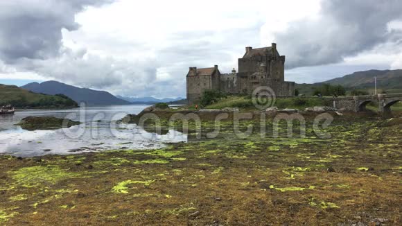 4K超高清美丽的苏格兰城堡艾琳多南视频的预览图