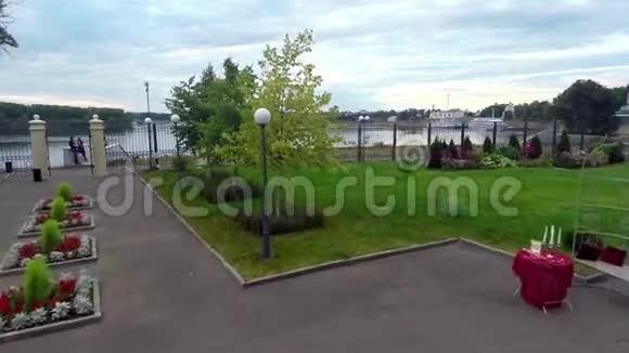 伏尔加河上酒店的鸟瞰图视频的预览图