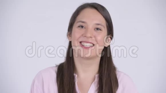 年轻快乐的多民族女商人的笑脸视频的预览图