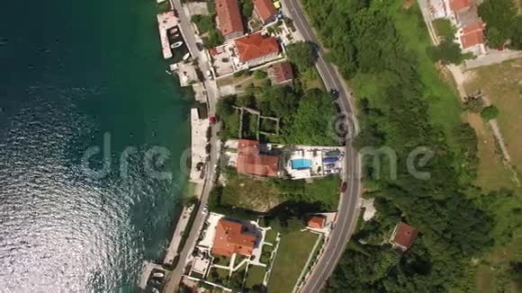 卢塔村有游泳池的别墅黑山科托湾视频的预览图