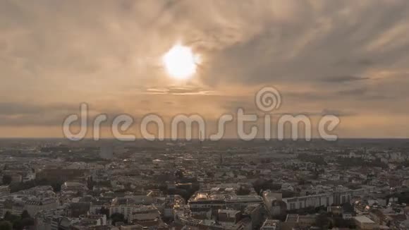 在风景如画的日落时分柏林全景消失了视频的预览图
