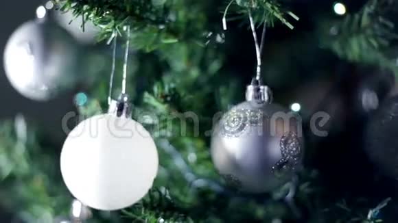 特别装饰的圣诞树银饰视频的预览图