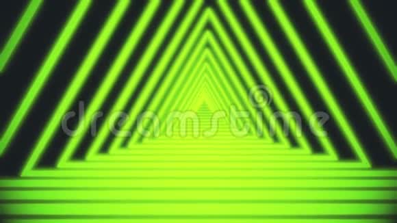 明亮的白色线条在黑色背景上交叉形成霓虹三角隧道几何运动背景视频的预览图