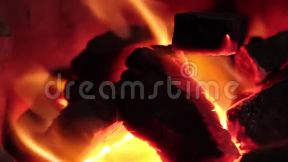 燃烧的火焰燃烧的火焰视频的预览图