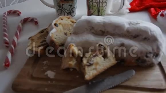 圣诞粉饼干和香料特写水平视频的预览图