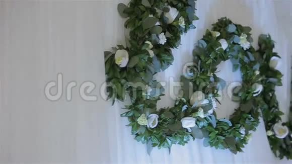 婚礼装饰品鲜花爱情的装饰视频的预览图