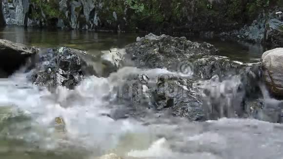 泡沫水洗石视频的预览图