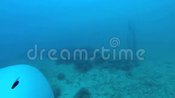 水肺潜水滑板车3辆视频的预览图
