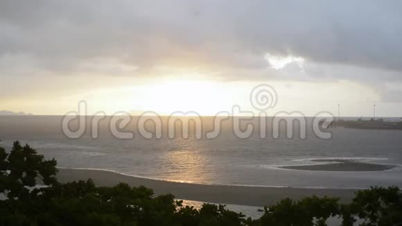 萨梅岛上的风景海景天空多云视频的预览图
