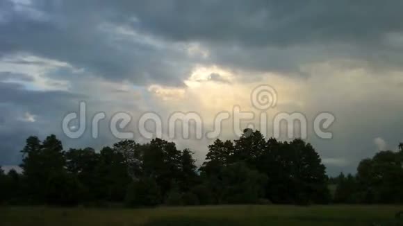云和森林时光流逝视频的预览图