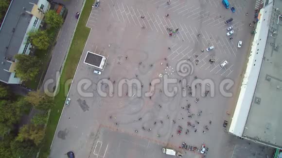 莫斯科集结摩托人空中无人机视频的预览图