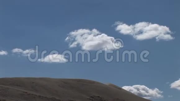 布吕瑙沙丘爱达荷州68个蓬松的白云视频的预览图