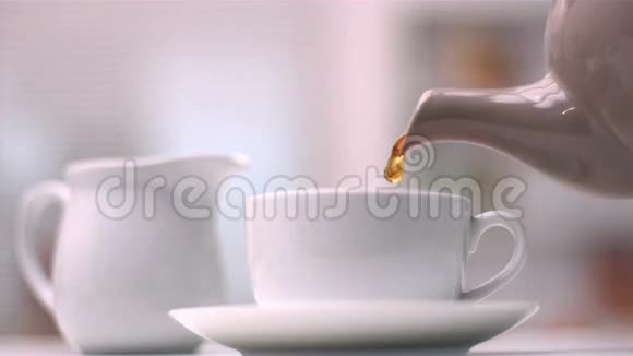 茶壶倒茶视频的预览图