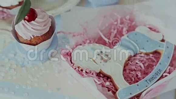 一岁生日的甜桌视频的预览图