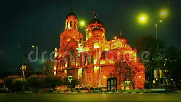 夜晚的东正教大教堂视频的预览图