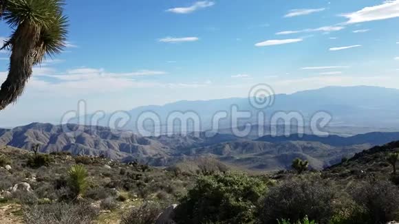 从山上俯瞰沙漠时光视频的预览图