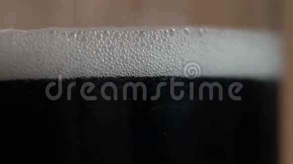 试管关闭瓶中的黑色液体瓶子里的液体会变色视频的预览图
