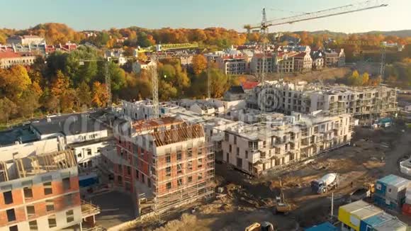 立陶宛维尔纽斯市建筑工地鸟瞰图视频的预览图