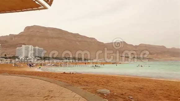 死海以色列美丽的死海全景盐矿视频的预览图