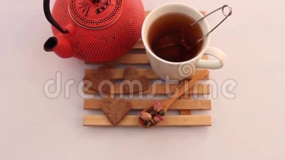 草药茶和茶壶视频的预览图