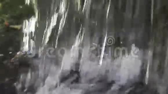 法国东部阿尔萨斯里博维尔附近的瀑布视频的预览图