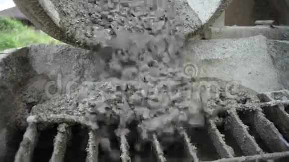 混凝土特写使用混凝土泵视频的预览图