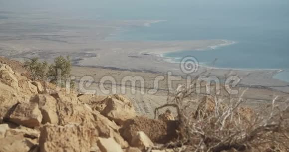 以色列死海附近的沙漠悬崖视频的预览图
