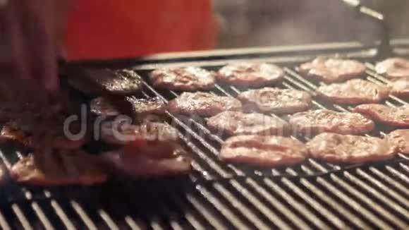 伯萨土耳其肉球烤架视频的预览图