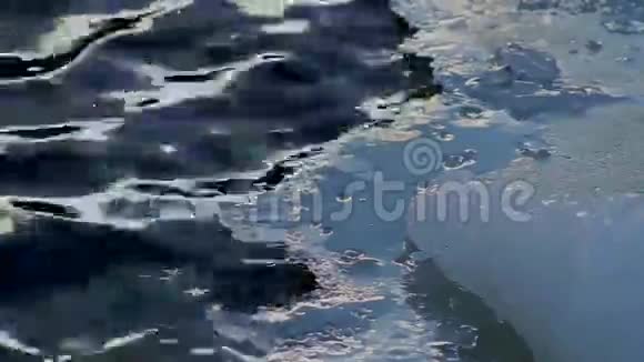 冰水冬湖视频的预览图