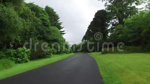 爱尔兰康奈马拉的沥青路14视频的预览图