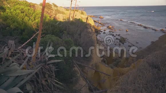 葡萄牙阿尔布菲拉附近的阿尔加维海岸视频的预览图