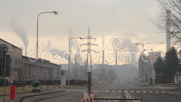 铁水及钢材加工厂视频的预览图