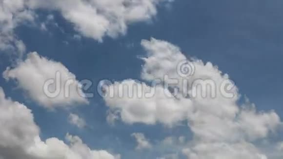 4K天空和云时间推移视频的预览图