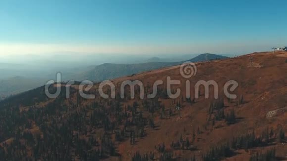 西伯利亚苏雷格什的奥图姆峰上提木耳视频的预览图