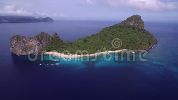 菲律宾巴拉望ElNido的直升机岛和海滩视频的预览图