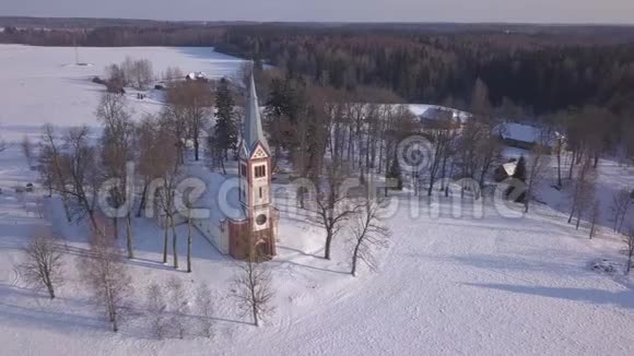 冬季球场克里穆尔达拉托维亚空中无人机顶视图4KUHD视频视频的预览图